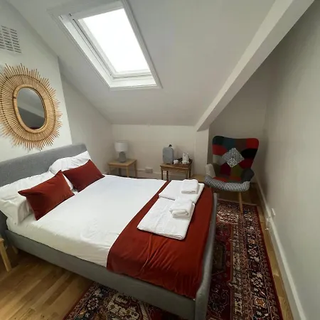 Grand Tulse Hill Villa London Exterior photo